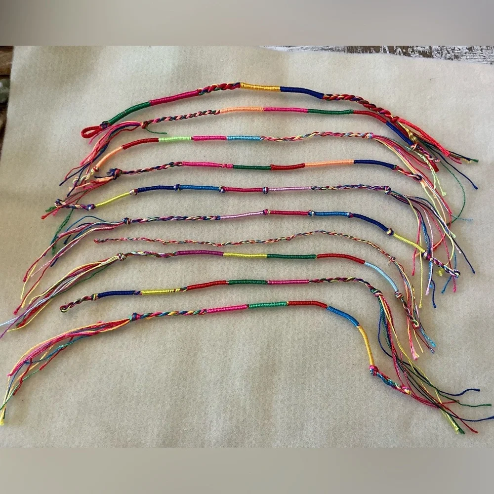 Set of 10 friendship bracelets!